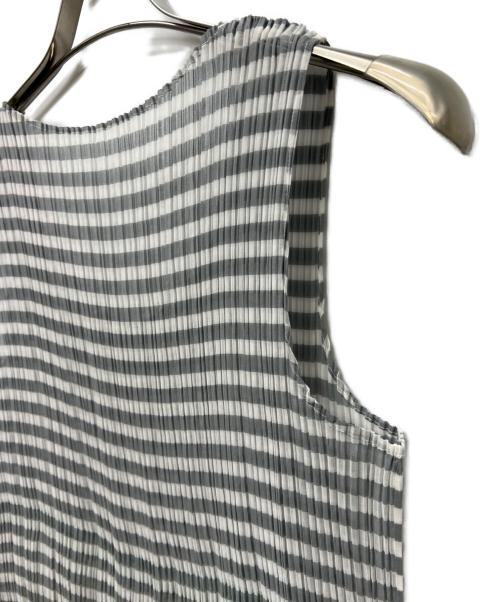 ISSEY MIYAKE（イッセイミヤケ）ISSEY MIYAKE (イッセイミヤケ) ノースリーブブラウス グレー×ブルー サイズ:Mの古着・服飾アイテム