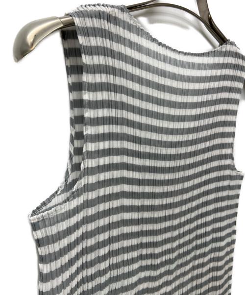 ISSEY MIYAKE（イッセイミヤケ）ISSEY MIYAKE (イッセイミヤケ) ノースリーブブラウス グレー×ブルー サイズ:Mの古着・服飾アイテム