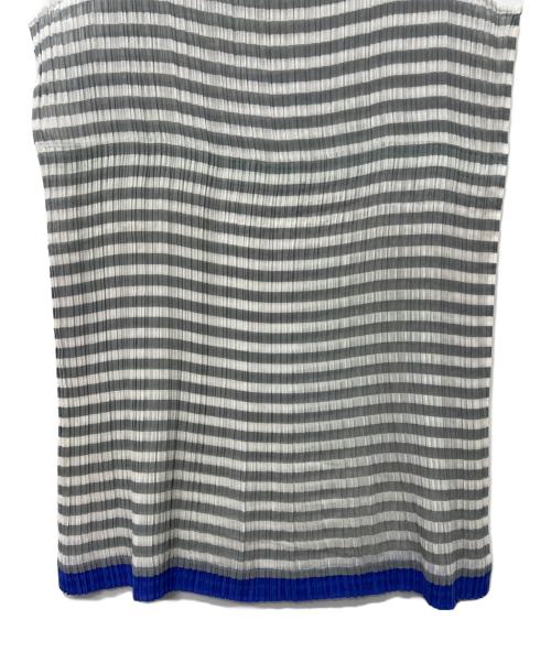 ISSEY MIYAKE（イッセイミヤケ）ISSEY MIYAKE (イッセイミヤケ) ノースリーブブラウス グレー×ブルー サイズ:Mの古着・服飾アイテム