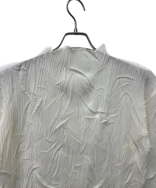 ISSEY MIYAKE（イッセイミヤケ）ISSEY MIYAKE (イッセイミヤケ) プリーツハイネックカットソー ホワイト サイズ:Mの古着・服飾アイテム