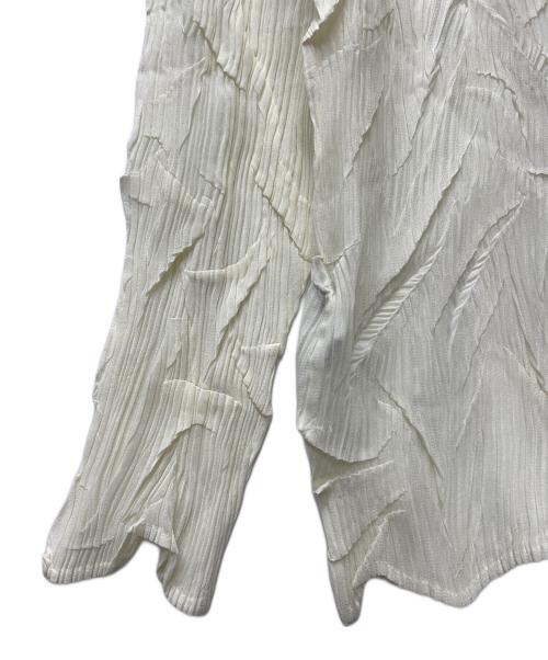 ISSEY MIYAKE（イッセイミヤケ）ISSEY MIYAKE (イッセイミヤケ) プリーツハイネックカットソー ホワイト サイズ:Mの古着・服飾アイテム