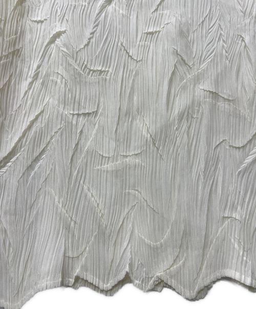 ISSEY MIYAKE（イッセイミヤケ）ISSEY MIYAKE (イッセイミヤケ) プリーツハイネックカットソー ホワイト サイズ:Mの古着・服飾アイテム