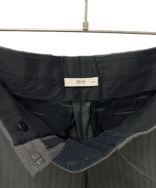 PRADA（プラダ）PRADA (プラダ) パンツ グレー サイズ:Sの古着・服飾アイテム