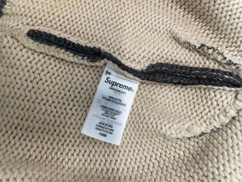 SUPREME（シュプリーム）SUPREME (シュプリーム) ニット帽 ブラウンの古着・服飾アイテム