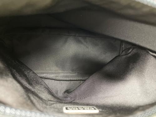 PRADA（プラダ）PRADA (プラダ) ハンドポーチ ブラックの古着・服飾アイテム