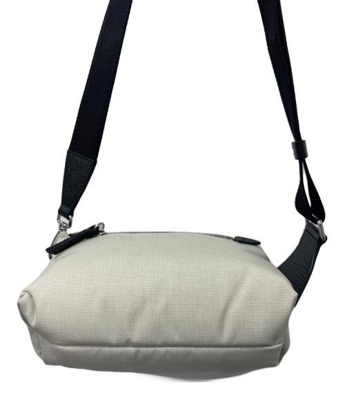 Maison Margiela（メゾンマルジェラ）Maison Margiela (メゾンマルジェラ) ショルダーバッグ ベージュの古着・服飾アイテム