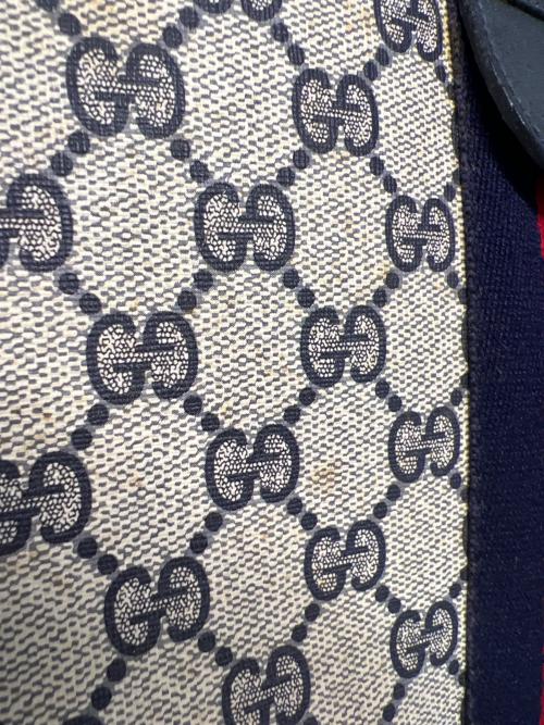 GUCCI（グッチ）GUCCI (グッチ) クラッチバッグ ネイビーの古着・服飾アイテム