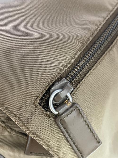 PRADA（プラダ）PRADA (プラダ) ナイロンショルダーバッグ ブラウンの古着・服飾アイテム