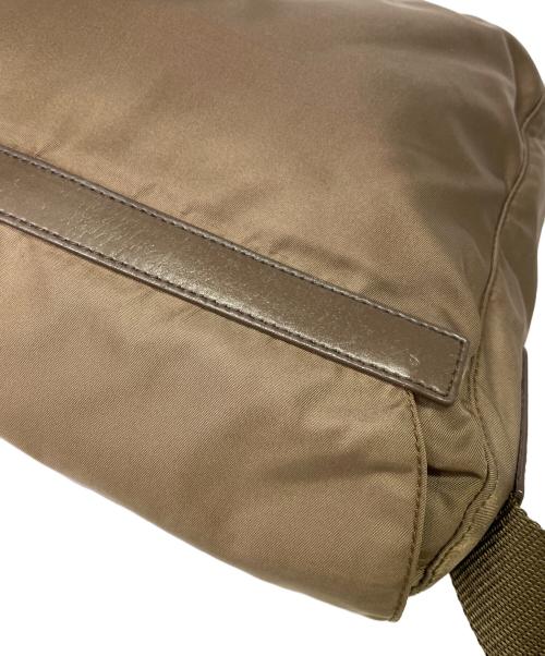 PRADA（プラダ）PRADA (プラダ) ナイロンショルダーバッグ ブラウンの古着・服飾アイテム