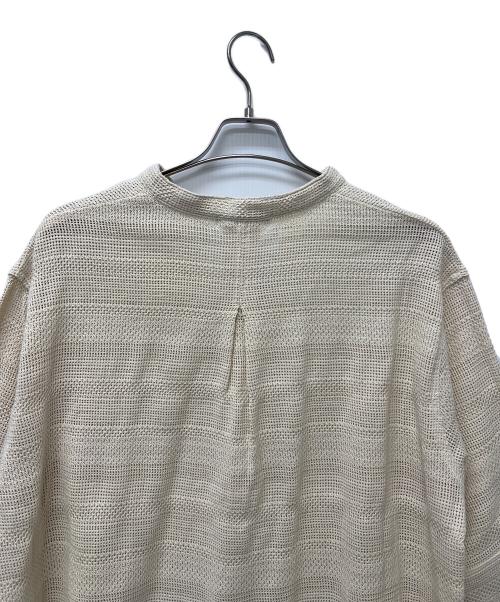 BEAUTY&YOUTH（ビューティーアンドユース）BEAUTY&YOUTH (ビューティーアンドユース) ラッセルメッシュ Vネック プルオーバー アイボリー サイズ:Free 未使用品の古着・服飾アイテム