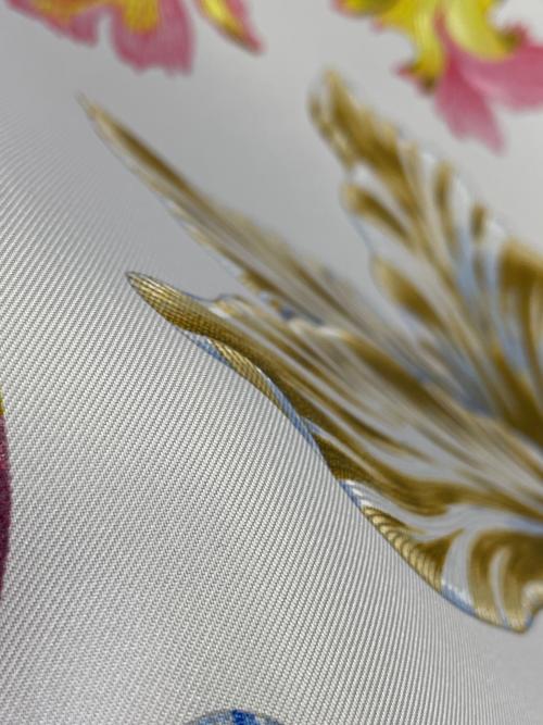 HERMES（エルメス）HERMES (エルメス) シルクスカーフ ライトグレーの古着・服飾アイテム