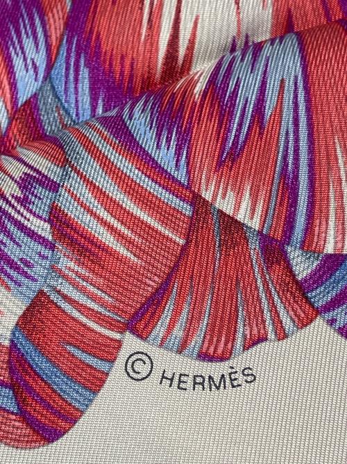HERMES（エルメス）HERMES (エルメス) シルクスカーフ ライトグレーの古着・服飾アイテム