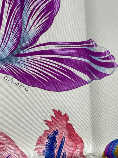 HERMES（エルメス）HERMES (エルメス) シルクスカーフ ライトグレーの古着・服飾アイテム