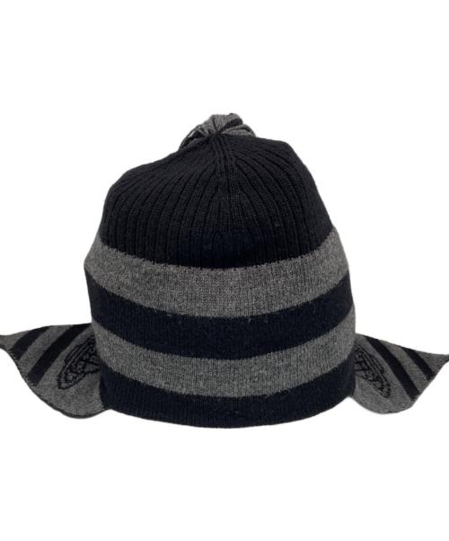 Vivienne Westwood（ヴィヴィアンウエストウッド）Vivienne Westwood (ヴィヴィアンウエストウッド) フラップ付ニット帽 グレーの古着・服飾アイテム