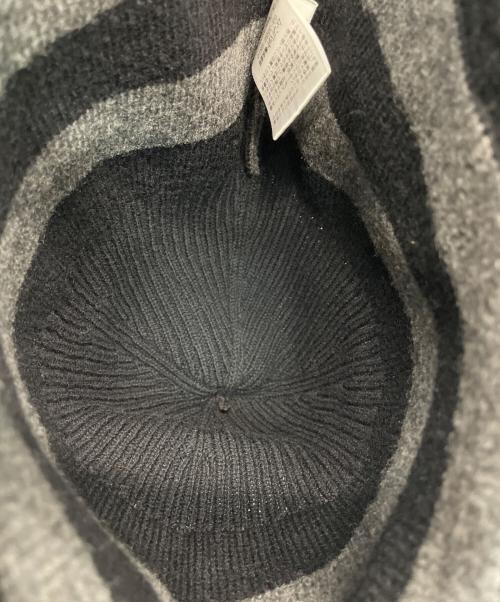 Vivienne Westwood（ヴィヴィアンウエストウッド）Vivienne Westwood (ヴィヴィアンウエストウッド) フラップ付ニット帽 グレーの古着・服飾アイテム