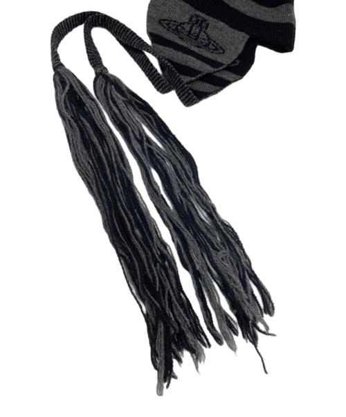 Vivienne Westwood（ヴィヴィアンウエストウッド）Vivienne Westwood (ヴィヴィアンウエストウッド) フラップ付ニット帽 グレーの古着・服飾アイテム