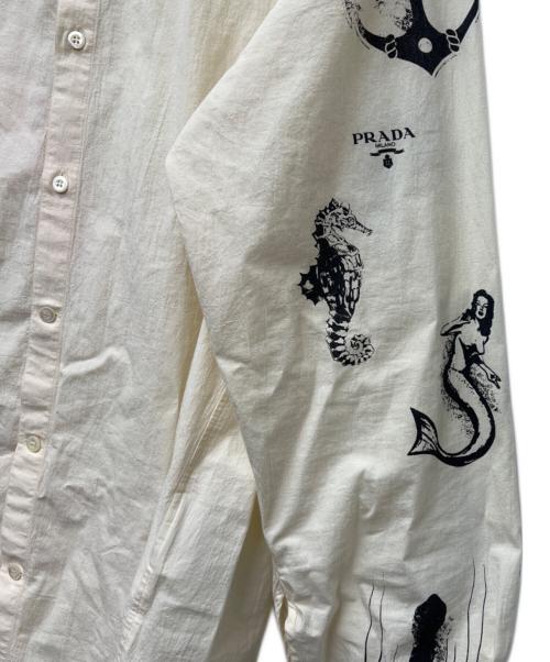 PRADA（プラダ）PRADA (プラダ) タトゥープリントシャツ アイボリー サイズ:Lの古着・服飾アイテム