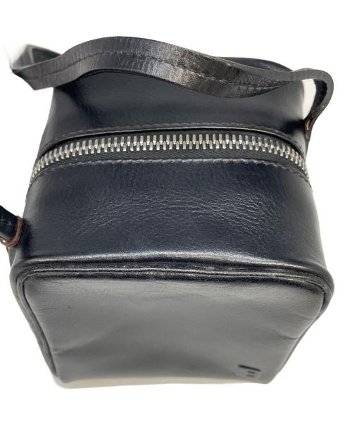 BALLY（バリー）BALLY (バリー) サイコロ型ミニショルダーバッグ ブラックの古着・服飾アイテム