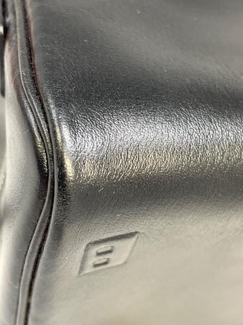 BALLY（バリー）BALLY (バリー) サイコロ型ミニショルダーバッグ ブラックの古着・服飾アイテム