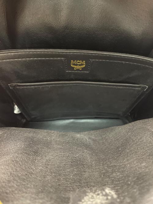 MCM（エムシーエム）MCM (エムシーエム) スタッズリュック ピンクの古着・服飾アイテム