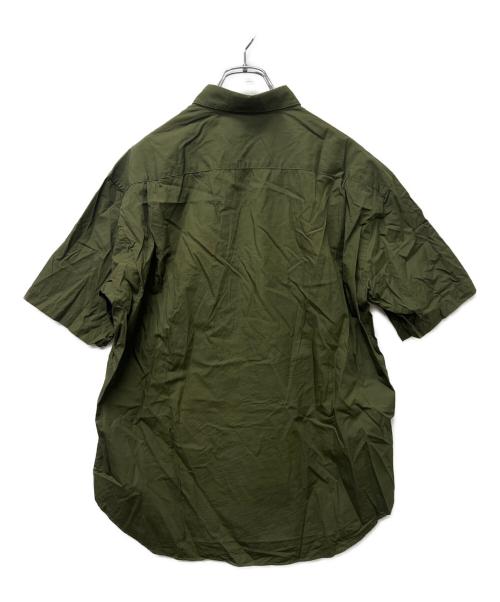 ISSEY MIYAKE MEN（イッセイミヤケメン）ISSEY MIYAKE MEN (イッセイミヤケメン) 半袖シャツ オリーブ サイズ:３の古着・服飾アイテム