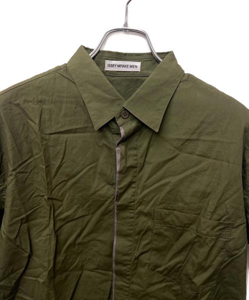 ISSEY MIYAKE MEN（イッセイミヤケメン）ISSEY MIYAKE MEN (イッセイミヤケメン) 半袖シャツ オリーブ サイズ:３の古着・服飾アイテム
