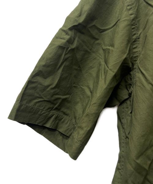 ISSEY MIYAKE MEN（イッセイミヤケメン）ISSEY MIYAKE MEN (イッセイミヤケメン) 半袖シャツ オリーブ サイズ:３の古着・服飾アイテム