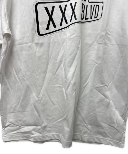 GOD SELECTION XXX（ゴッドセレクショントリプルエックス）GOD SELECTION XXX (ゴッドセレクショントリプルエックス) Tシャツ ホワイト サイズ:Ｍ 未使用品の古着・服飾アイテム