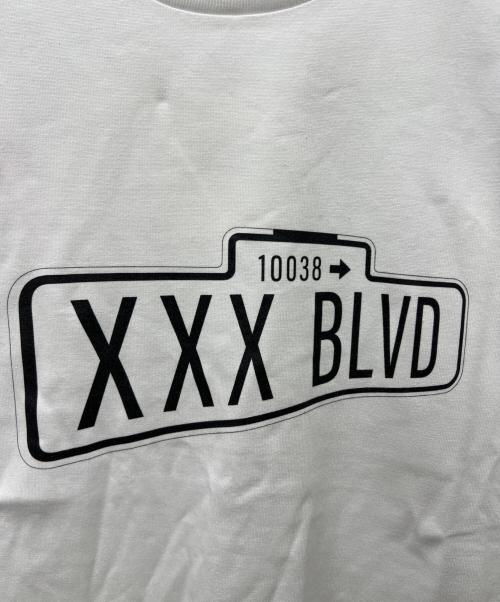 GOD SELECTION XXX（ゴッドセレクショントリプルエックス）GOD SELECTION XXX (ゴッドセレクショントリプルエックス) Tシャツ ホワイト サイズ:Ｍ 未使用品の古着・服飾アイテム