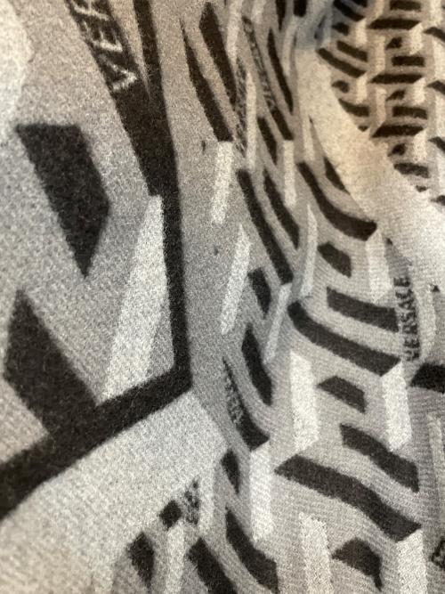 VERSACE（ヴェルサーチェ）VERSACE (ヴェルサーチェ) ブランケットの古着・服飾アイテム