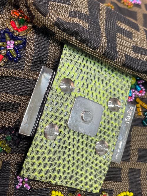 FENDI（フェンディ）FENDI (フェンディ) ショルダーバッグ ブラウンの古着・服飾アイテム