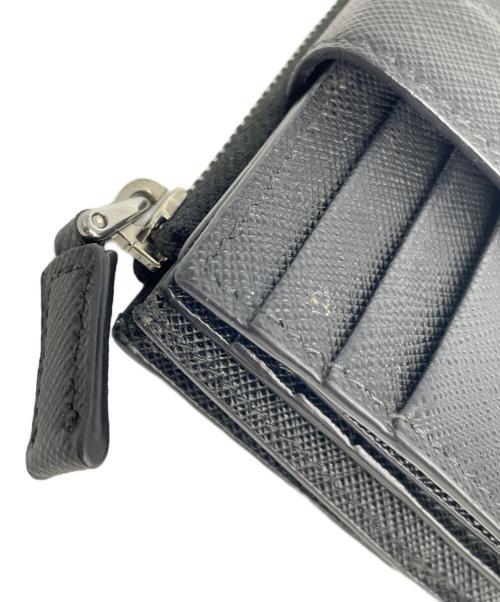 PRADA（プラダ）PRADA (プラダ) 2つ折り財布 ブラックの古着・服飾アイテム