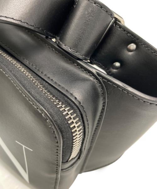 VALENTINO GARAVANI（ヴァレンティノ・ガラヴァーニ）VALENTINO GARAVANI (ヴァレンティノ・ガラヴァーニ) ウエストバッグ ブラックの古着・服飾アイテム