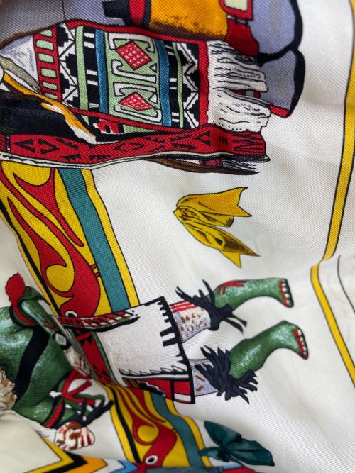 HERMES（エルメス）HERMES (エルメス) シルクスカーフ ホワイトの古着・服飾アイテム