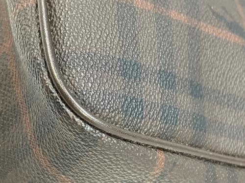 BURBERRY（バーバリー）BURBERRY (バーバリー) クラッチバッグ ブラウンの古着・服飾アイテム