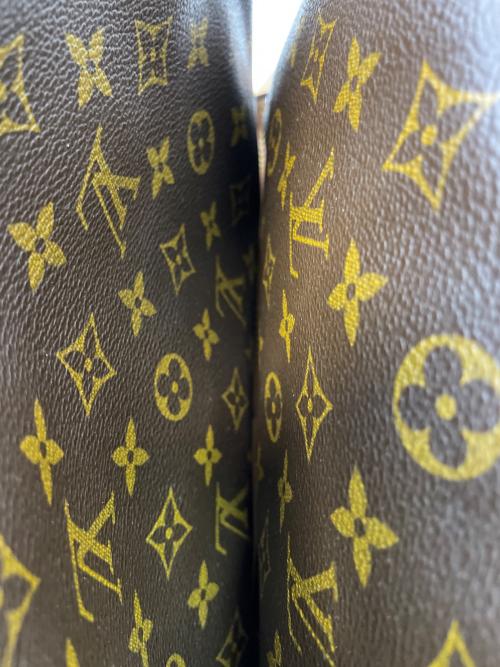 LOUIS VUITTON（ルイ ヴィトン）LOUIS VUITTON (ルイ ヴィトン) ソミュール30の古着・服飾アイテム