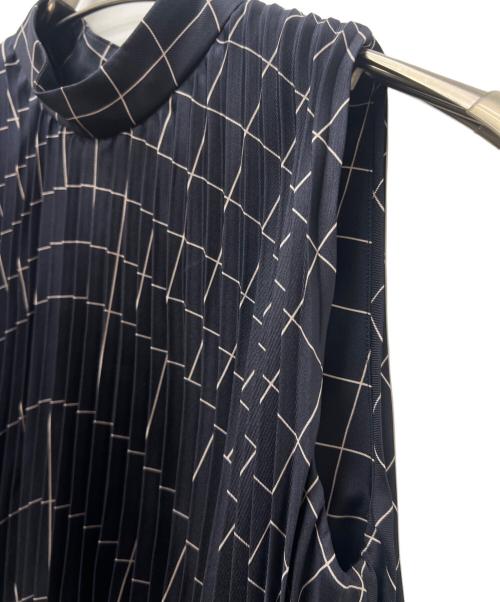 Salvatore Ferragamo（サルヴァトーレ フェラガモ）Salvatore Ferragamo (サルヴァトーレ フェラガモ) ノースリーブブラウス ネイビー サイズ:38の古着・服飾アイテム