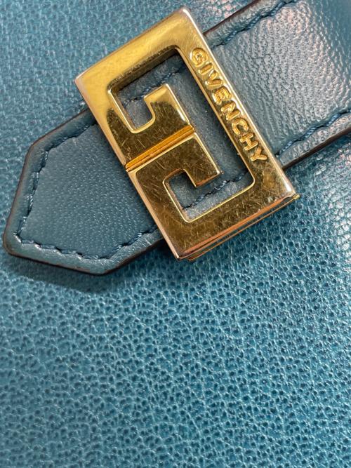 GIVENCHY（ジバンシィ）GIVENCHY (ジバンシィ) 2つ折り財布 ブルーの古着・服飾アイテム