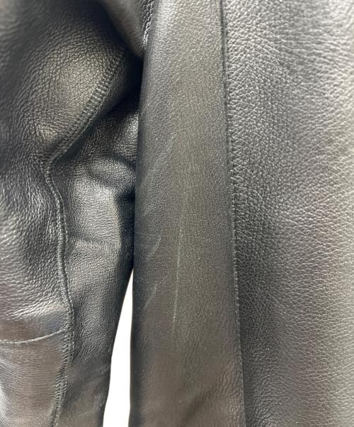 ARMANI COLLEZIONI（アルマーニ コレツィオーニ）ARMANI COLLEZIONI (アルマーニ コレツィオーニ) レザーコート ブラック サイズ:４８の古着・服飾アイテム