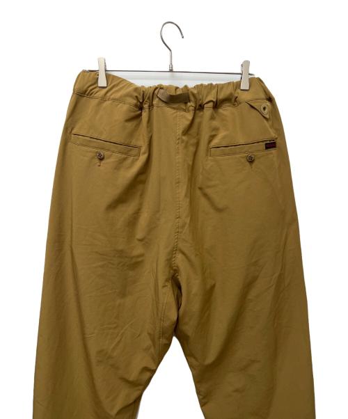 GRAMICCI（グラミチ）GRAMICCI (グラミチ) WHITE MOUNTAINEERING (ホワイトマウンテ二アニング) ナイロンパンツ ベージュ サイズ:４の古着・服飾アイテム