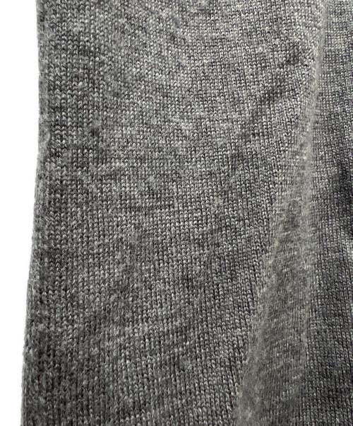 MM6 Maison Margiela（エムエムシックスメゾンマルジェラ）MM6 Maison Margiela (エムエムシックスメゾンマルジェラ) 薄手カーディガン グレー サイズ:Ｓの古着・服飾アイテム