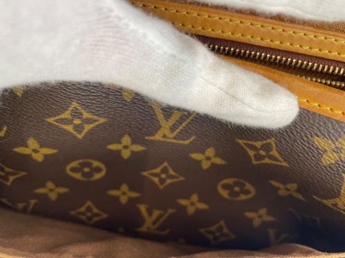 LOUIS VUITTON（ルイ ヴィトン）LOUIS VUITTON (ルイ ヴィトン) ショルダーバッグ ブラウンの古着・服飾アイテム
