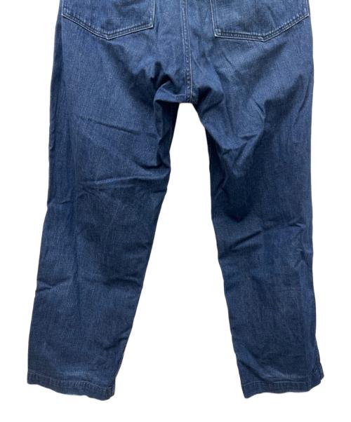 COMOLI（コモリ）COMOLI (コモリ) ベルテッド デニムパンツ インディゴ サイズ:２の古着・服飾アイテム