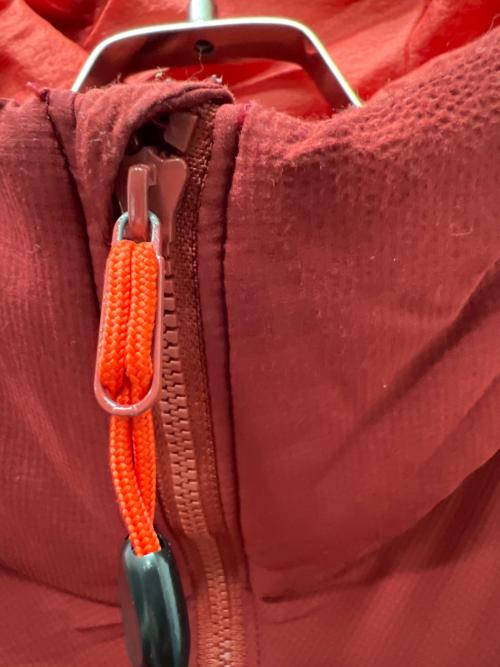 ARC'TERYX（アークテリクス）ARC'TERYX (アークテリクス) ATOM AR HOODY レッド サイズ:Ｓの古着・服飾アイテム