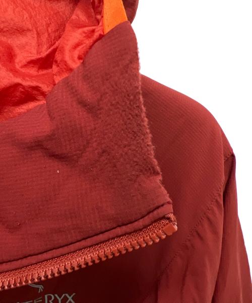 ARC'TERYX（アークテリクス）ARC'TERYX (アークテリクス) ATOM AR HOODY レッド サイズ:Ｓの古着・服飾アイテム