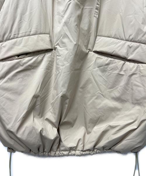 Thehighlights（ザハイライツ）Thehighlights (ザハイライツ) オーバーサイズパファープルオーバーパーカー ベージュ サイズ:1の古着・服飾アイテム