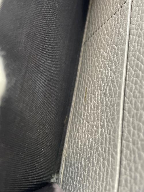 GUCCI（グッチ）GUCCI (グッチ) ラウンドファスナー財布 グレーの古着・服飾アイテム