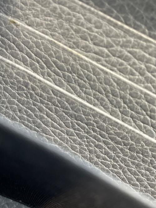 GUCCI（グッチ）GUCCI (グッチ) ラウンドファスナー財布 グレーの古着・服飾アイテム