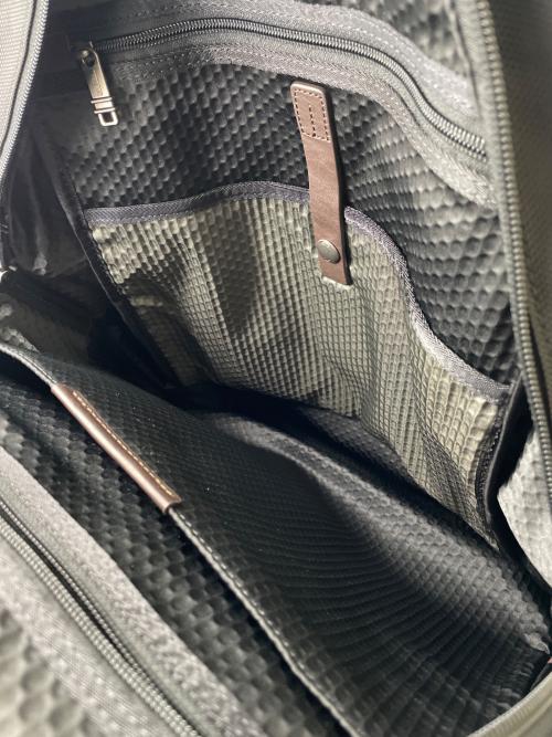 TUMI（トゥミ）TUMI (トゥミ) リュック ブラックの古着・服飾アイテム