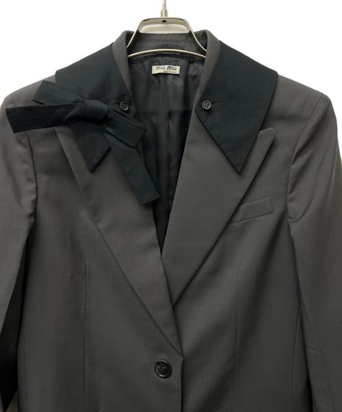 MIU MIU（ミュウミュウ）MIU MIU (ミュウミュウ) リボンつけ襟テーラードジャケット グレー サイズ:３６の古着・服飾アイテム